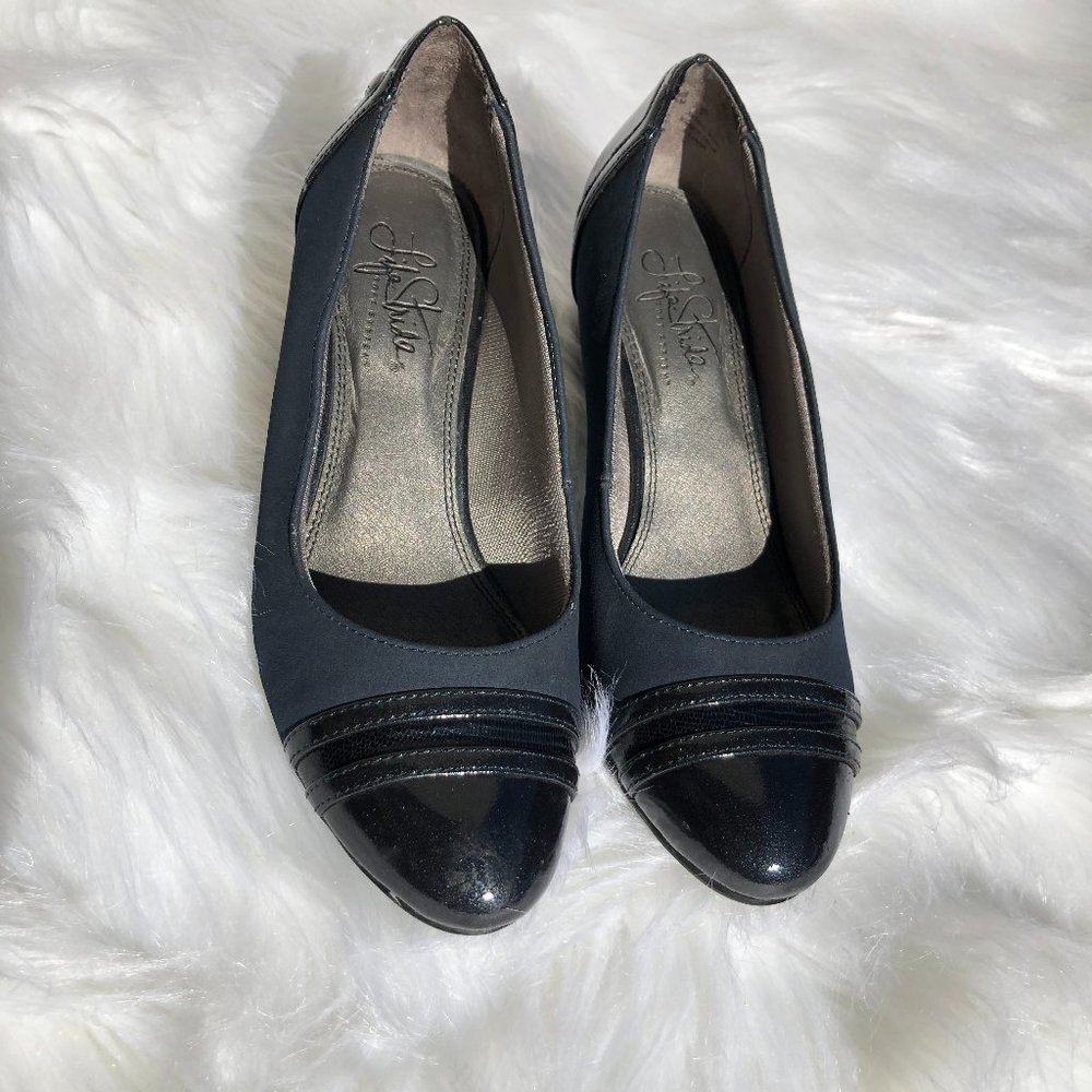 Navy and Black Life Stride Soft Comfort System